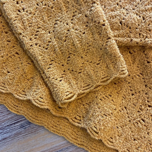 Zara Knit Top - Picture 3 of 3